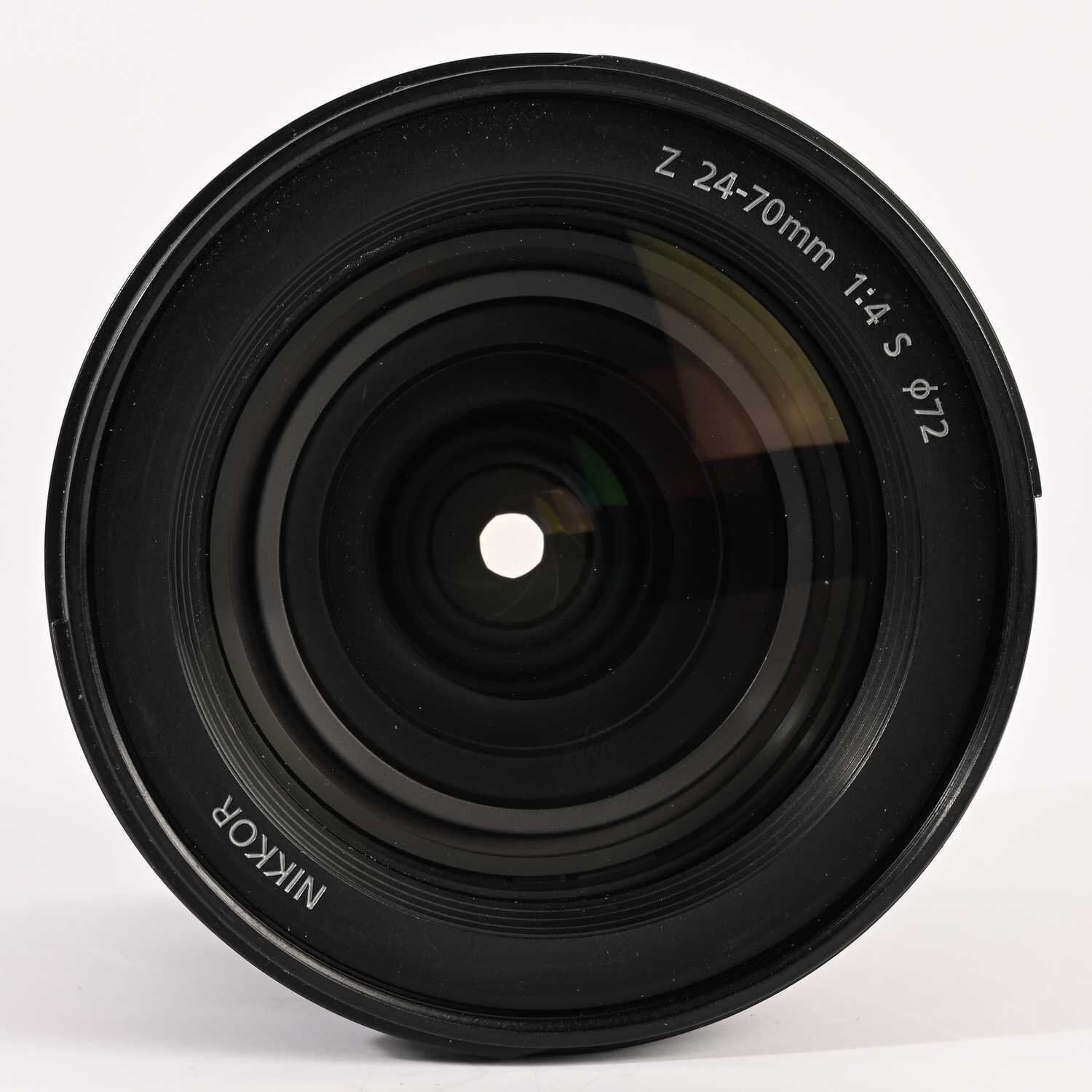 Nikon Z 7II Kit 24-70mm f4.0 Spiegellose Systemkamera 45,7MP bis 5000 Auslösungen