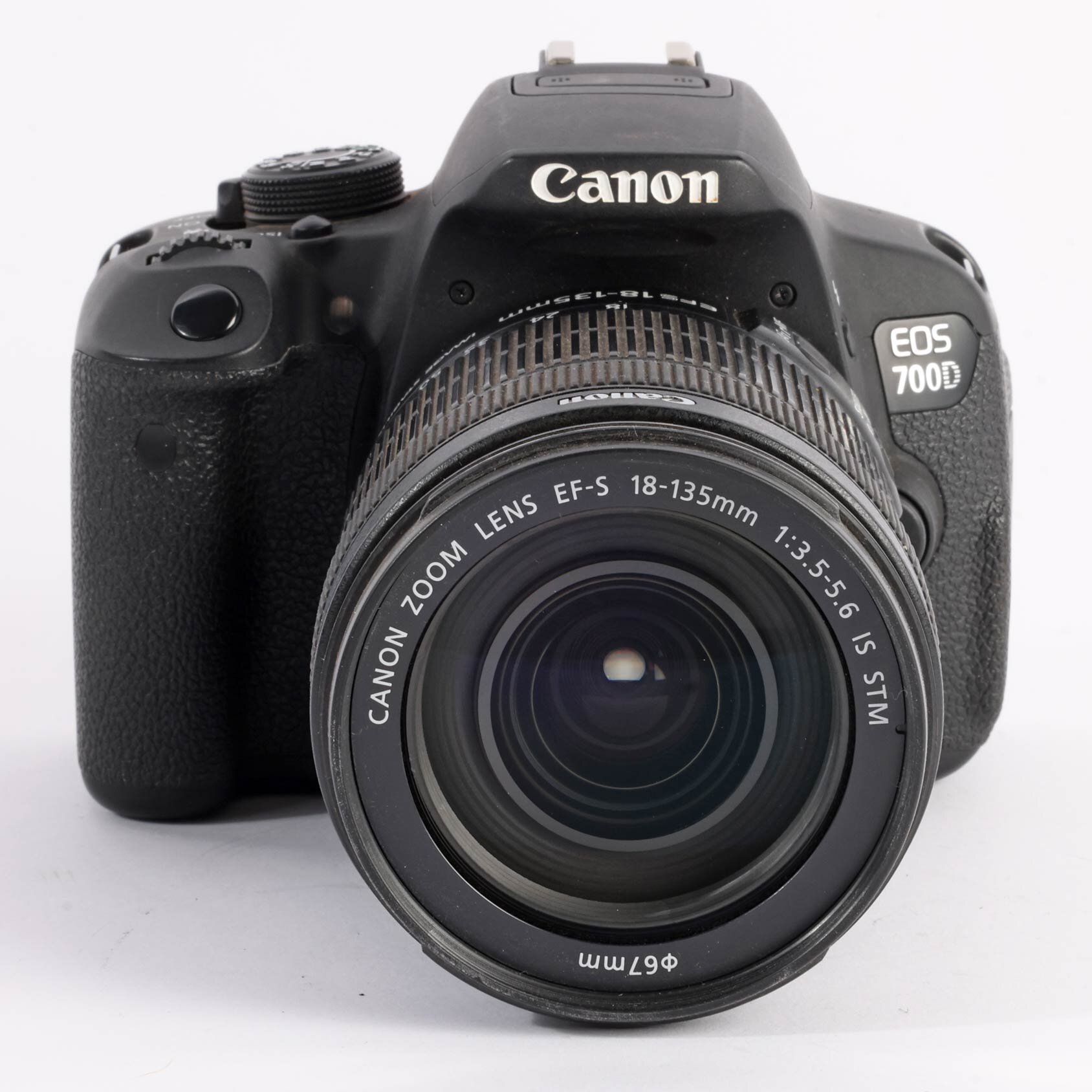 Canon EOS 700D + Canon EF-S 3,5-5,6 / 18-135 IS STM