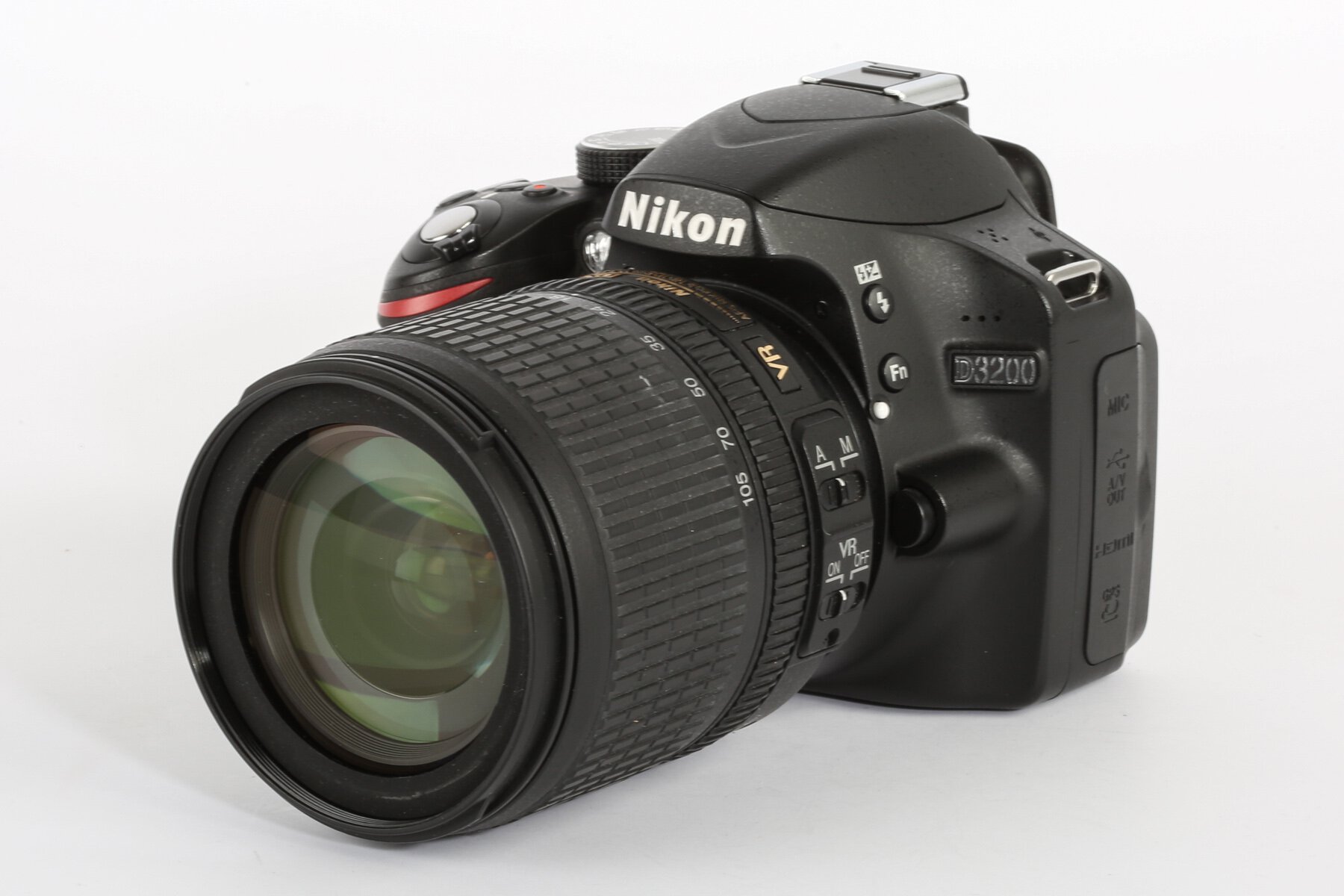 Nikon D3200 Nikon AF-S Nikkor 18-105mm 3,5-5,6G ED VR
