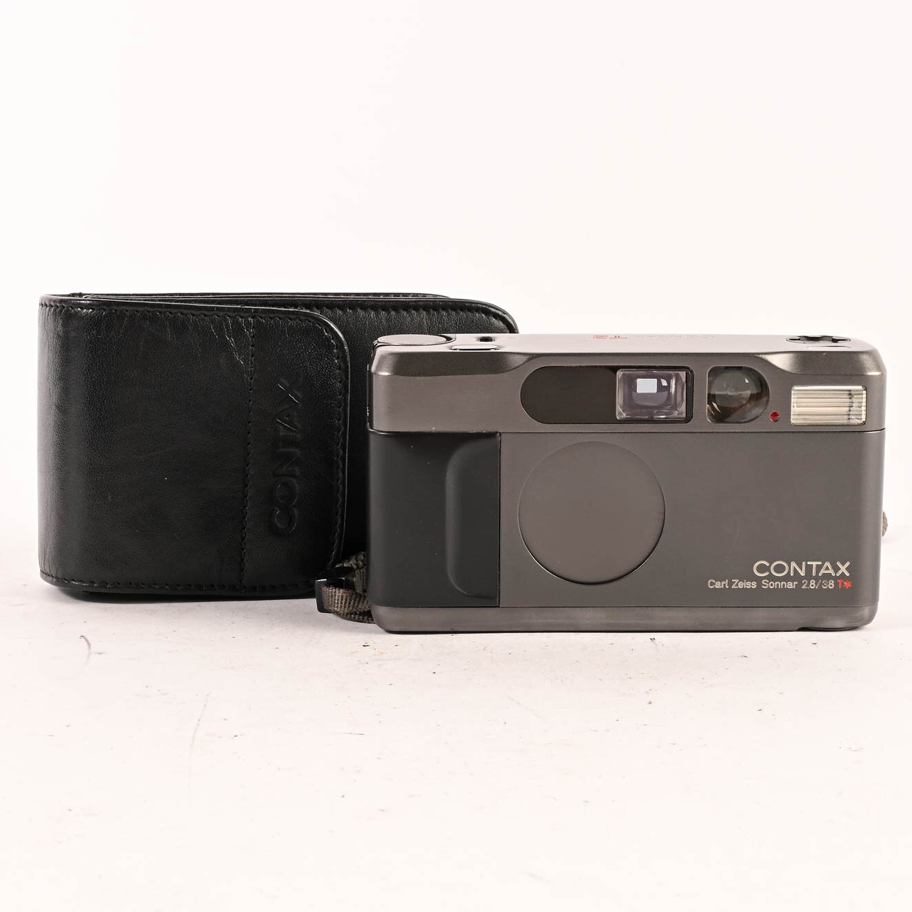 Contax T2 mit Carl Zeiss Sonnar 2,8/38 mm titan