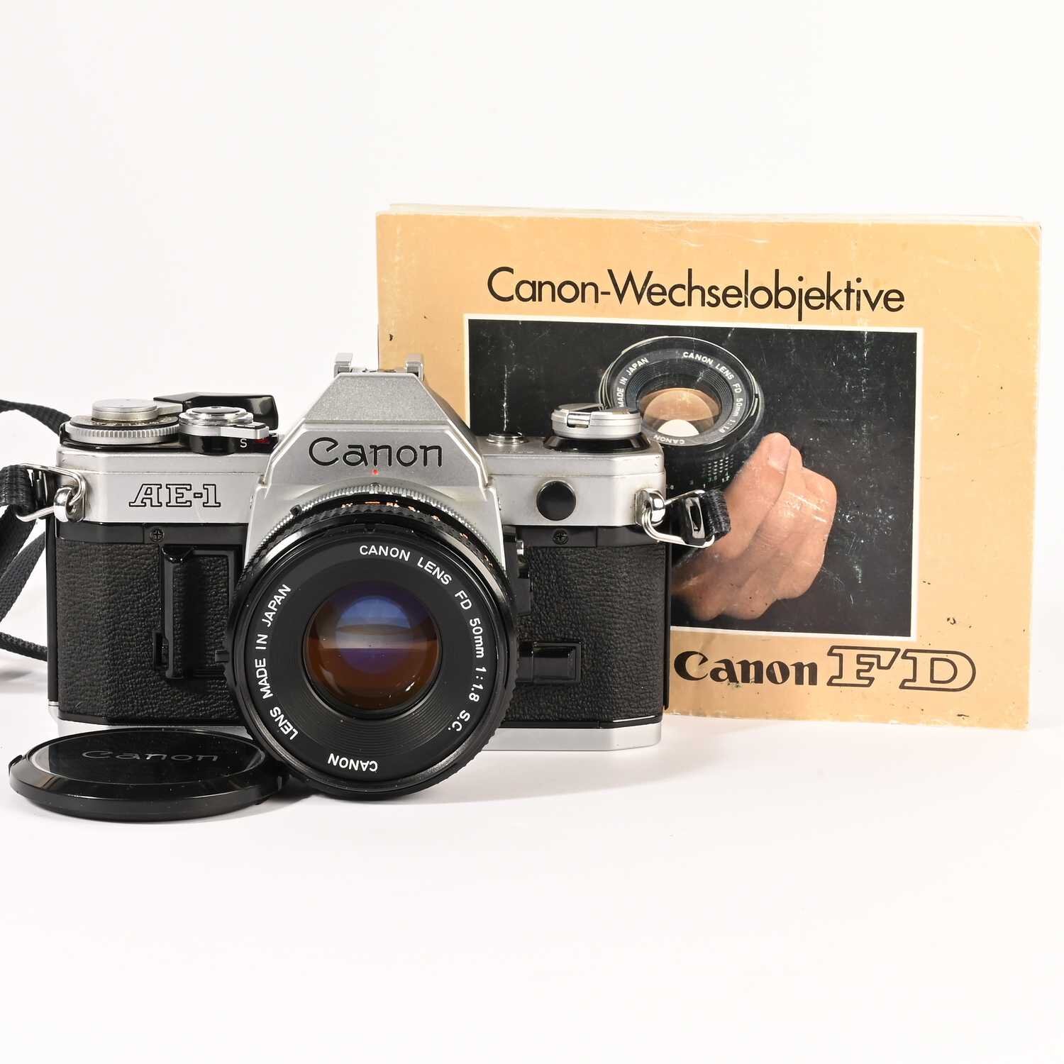 Canon AE-1 Spiegelreflexkamera analog film  Canon Lens FD 1,8 S.C.