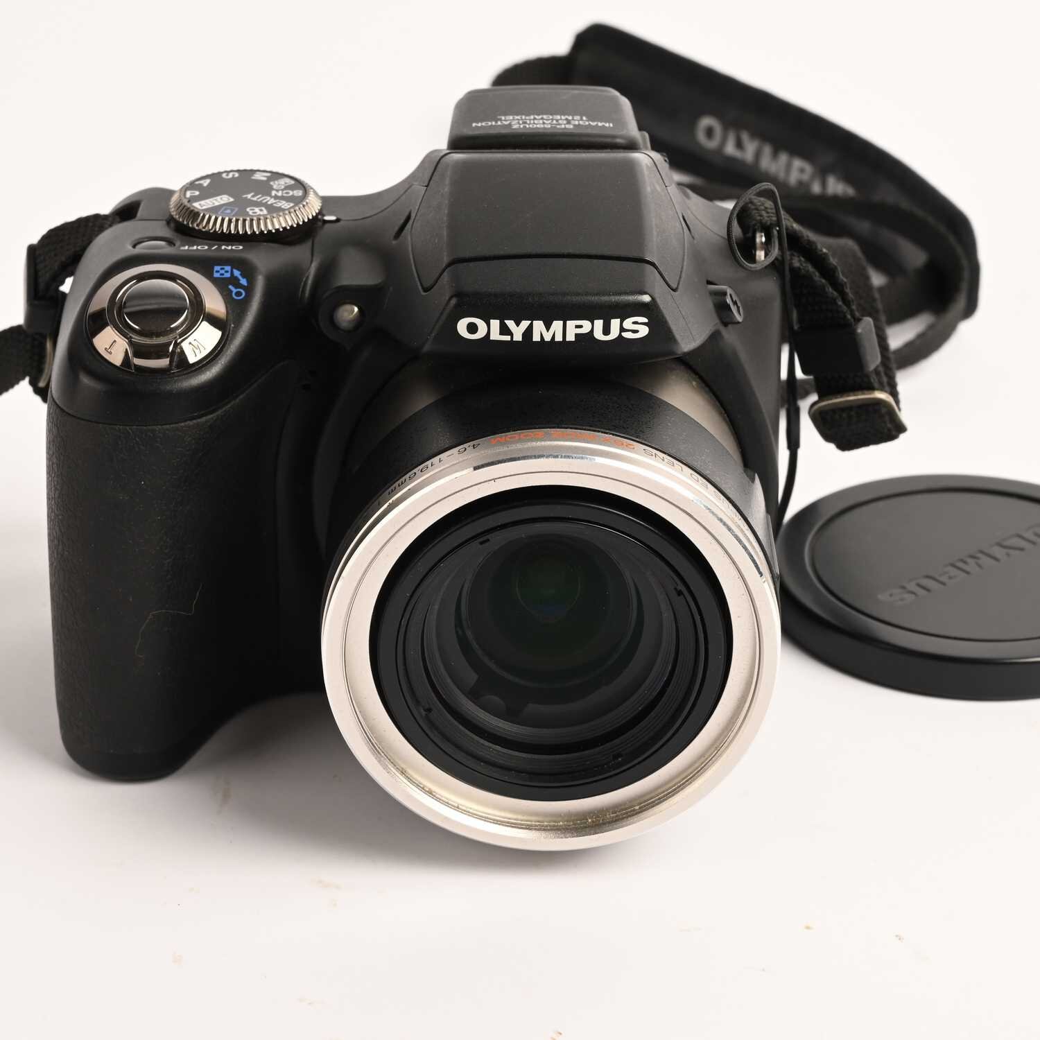 Olympus SP-590UZ Digitalkamera 12 Megapixel, 26-Fach Opt. Zoom