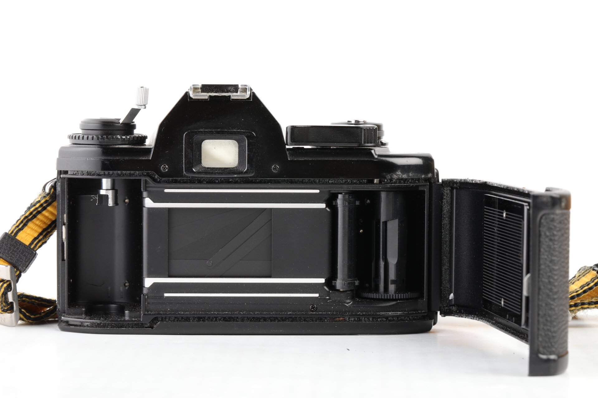 Nikon EM mit AIS Nikkor 35-70mm 3,3-4,5