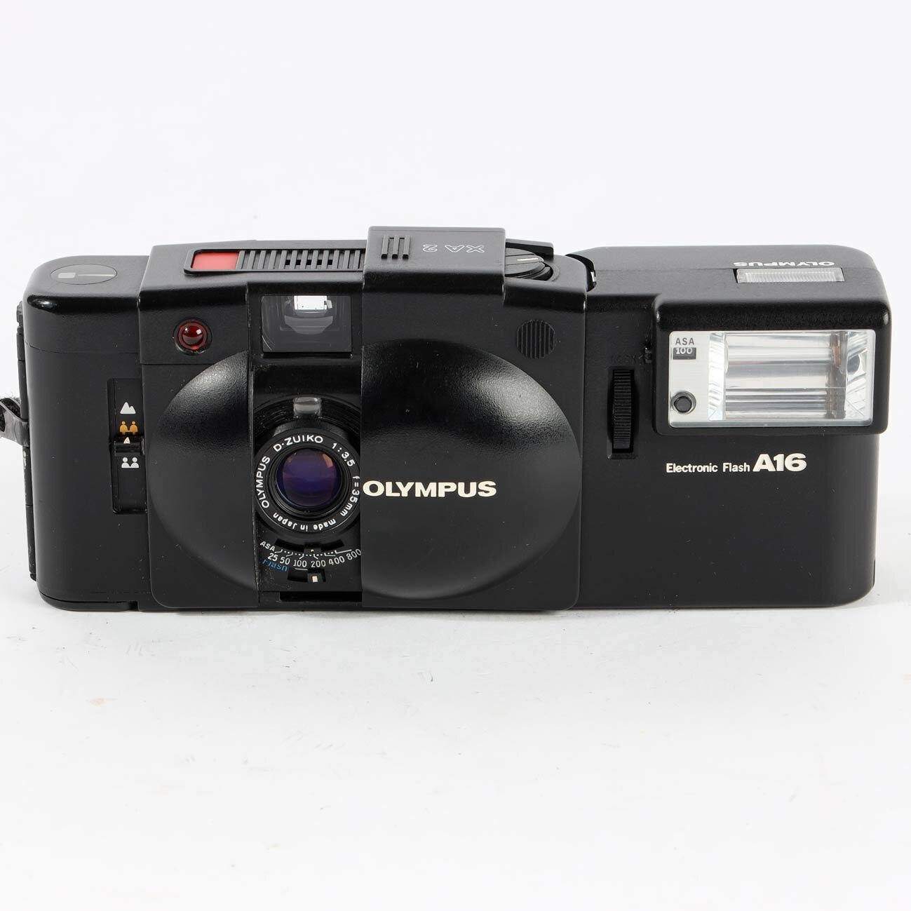 Olympus XA2 analoge Kleinbildkamera | Objektiv 3,5/35 mm A16 Blitz