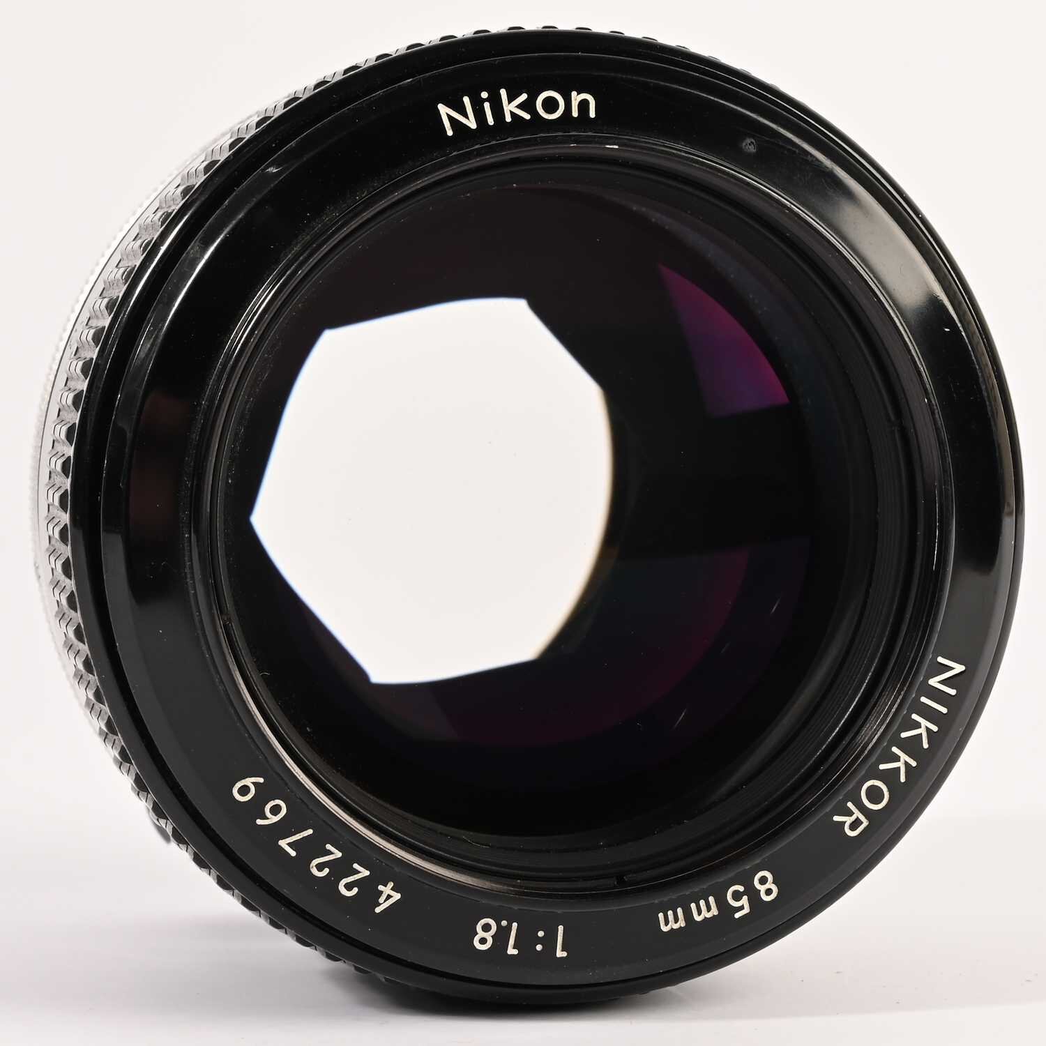 Nikon Nikkor 85mm 1:1,8 Objektiv Ais