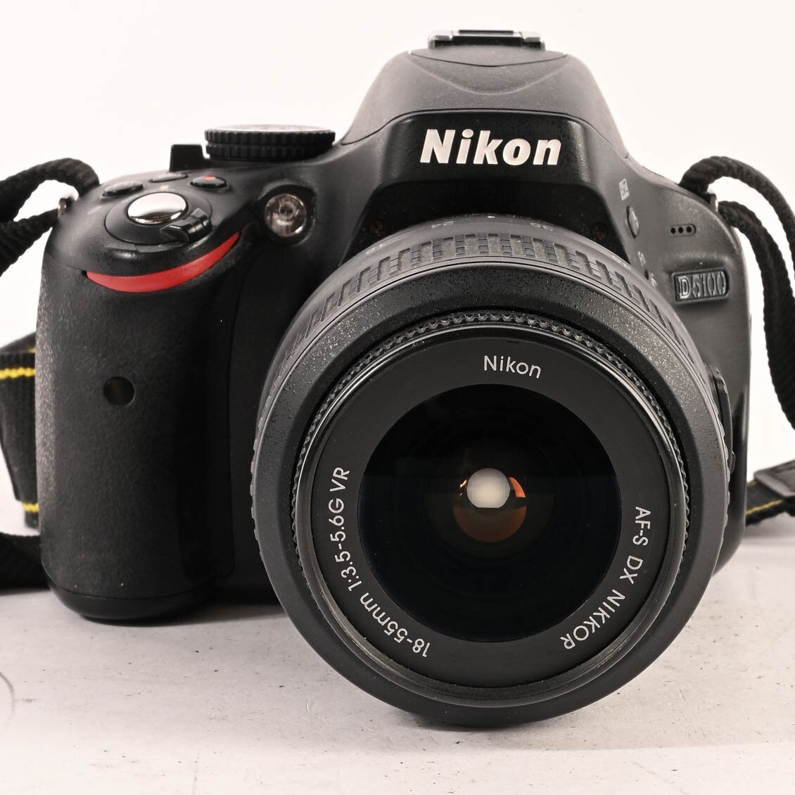 Nikon D5100 16.2 MP DSLR Digitalkamera Kit AF-S DX 18-55mm