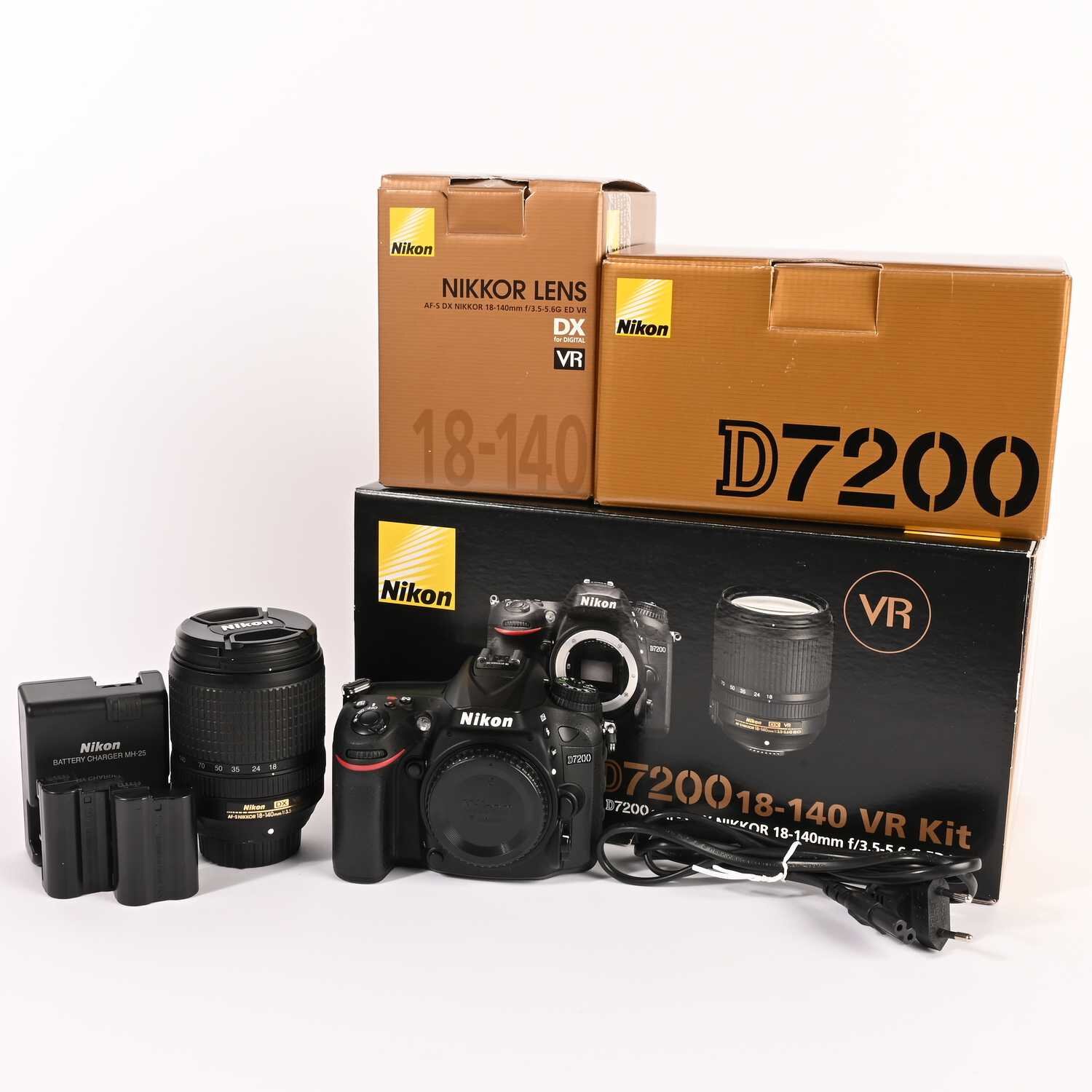 Nikon D7200 3200 Auslösungen 18-140mm f3.5-5.  Nikon SB-910