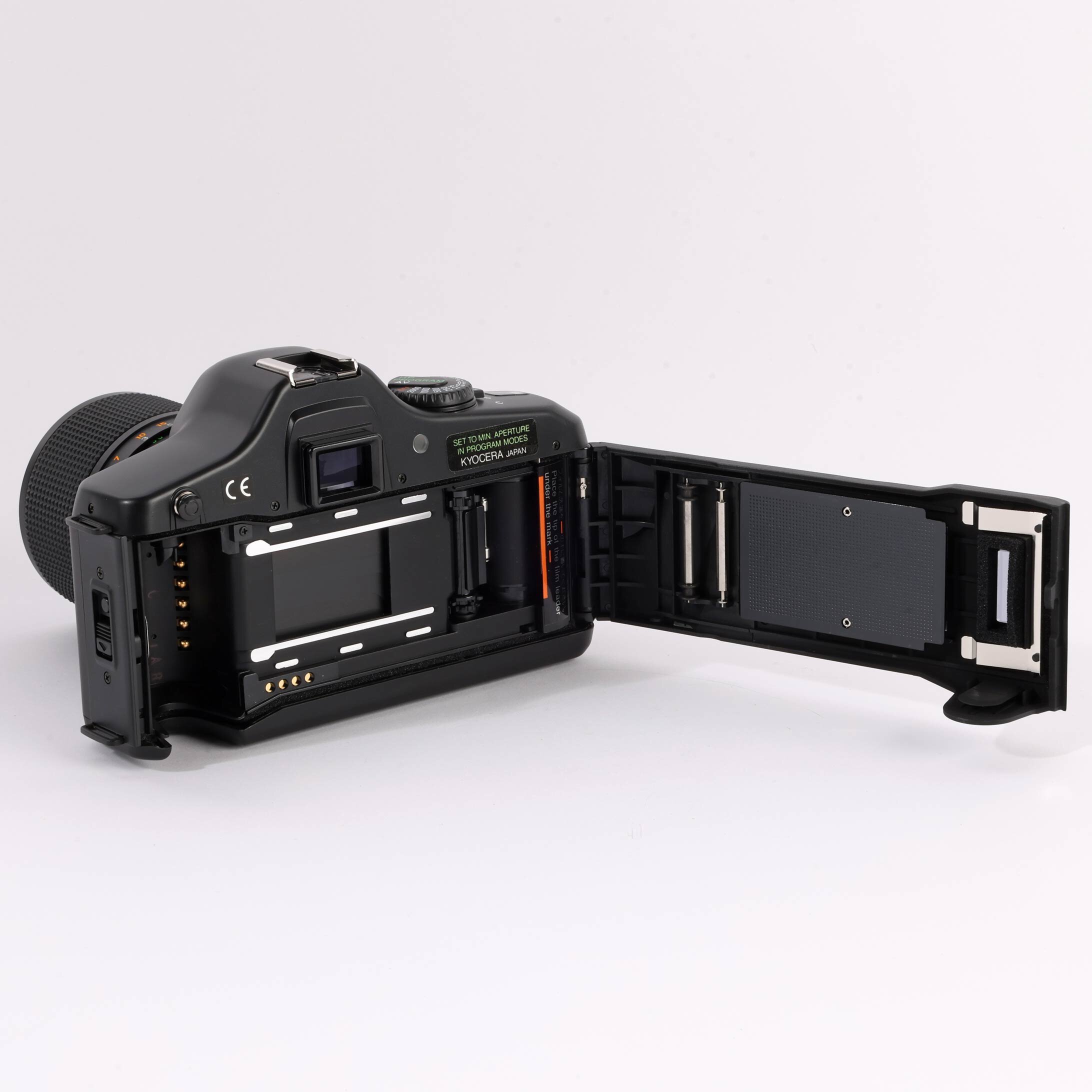 Yashica 109 Multi Program SLR mit Yashica MC ZOOM 3.5-4.5/35-70mm