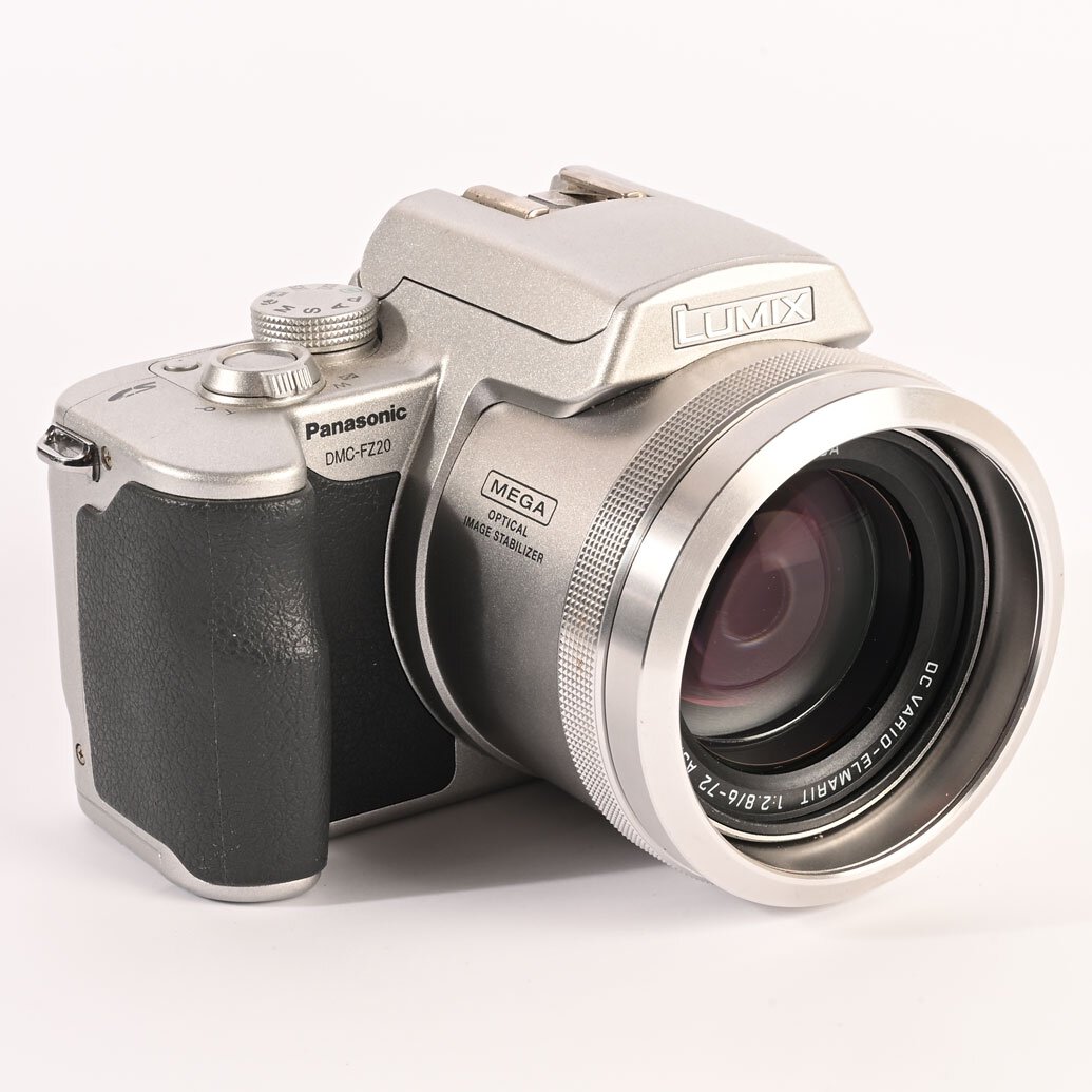 Panasonic LUMIX DM-FZ20 Digitalkamera 5.0 MP 12 x Zoom