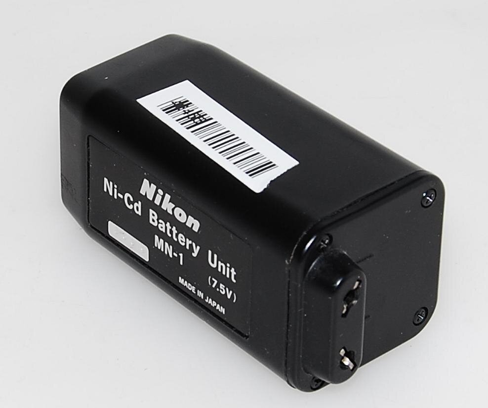 Nikon MN-1 Ni-Cd battery unit