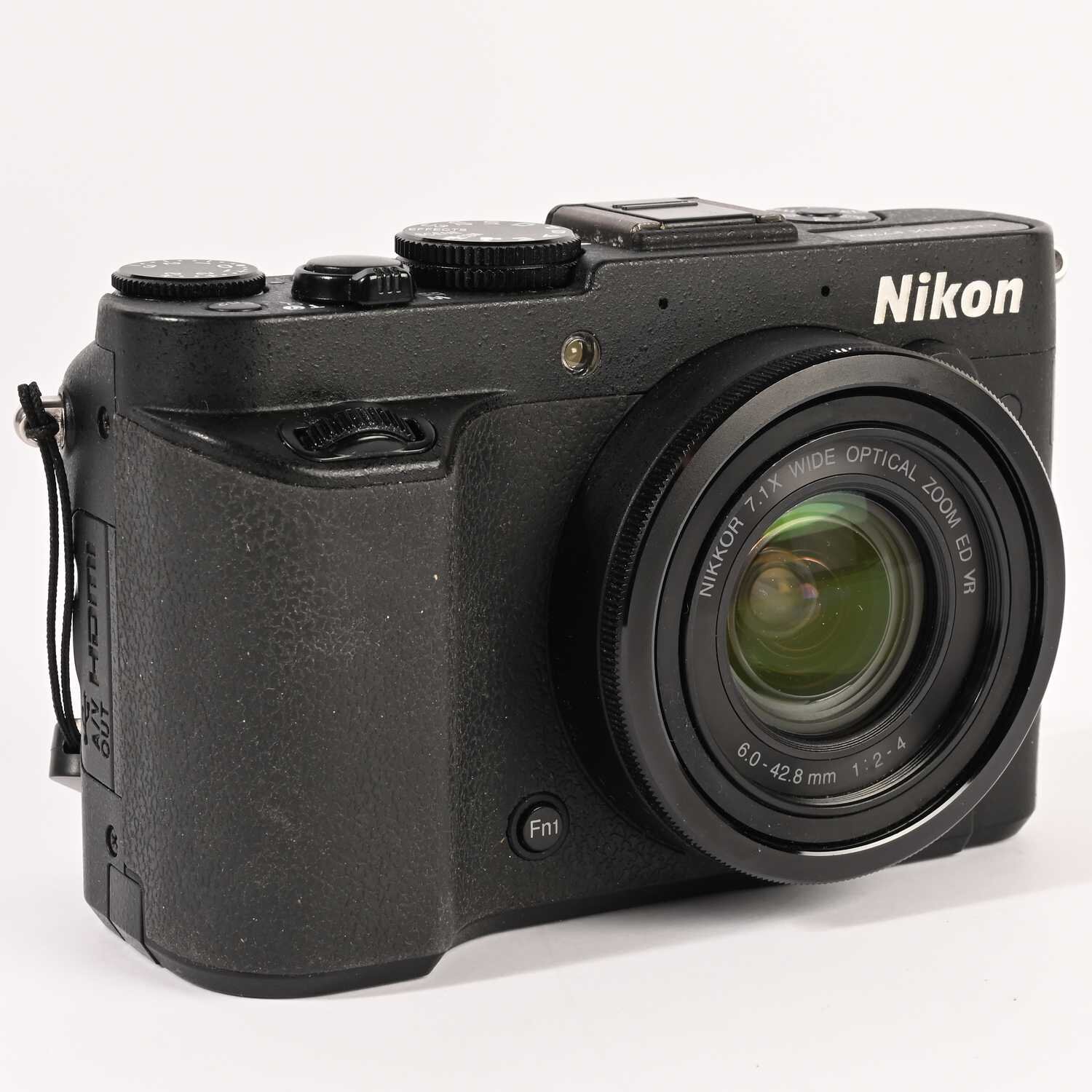 Nikon Coolpix P7700 Nikkor 7,1X wide optical zoom ED VR 6,0-42,8mm