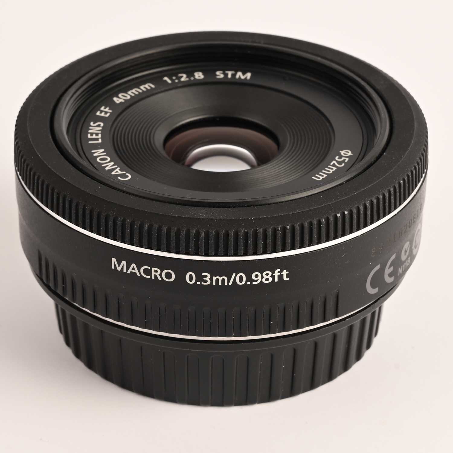 Canon EF 40mm f2.8 STM