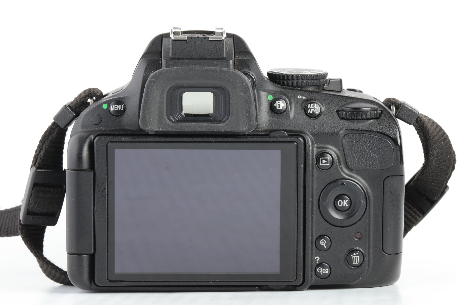 Nikon D5100 Gehäuse 3300 Verschlußauslösungen